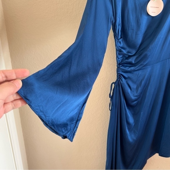 Camila Coelho Midi Dress M Luna Blue Satin Cutout Long Sleeve Navy Ruch Revolve - Picture 6 of 12